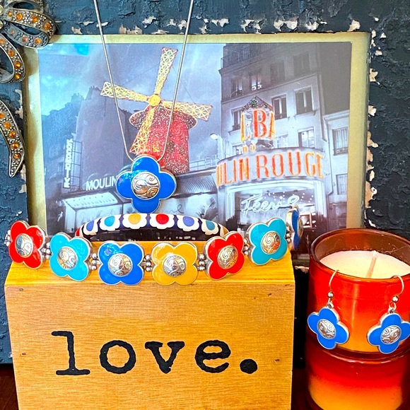 🛍Treat You Time🛍 is your wardrobe, spring ready? Come on in and shop🛍️ - Picture 9 of 16